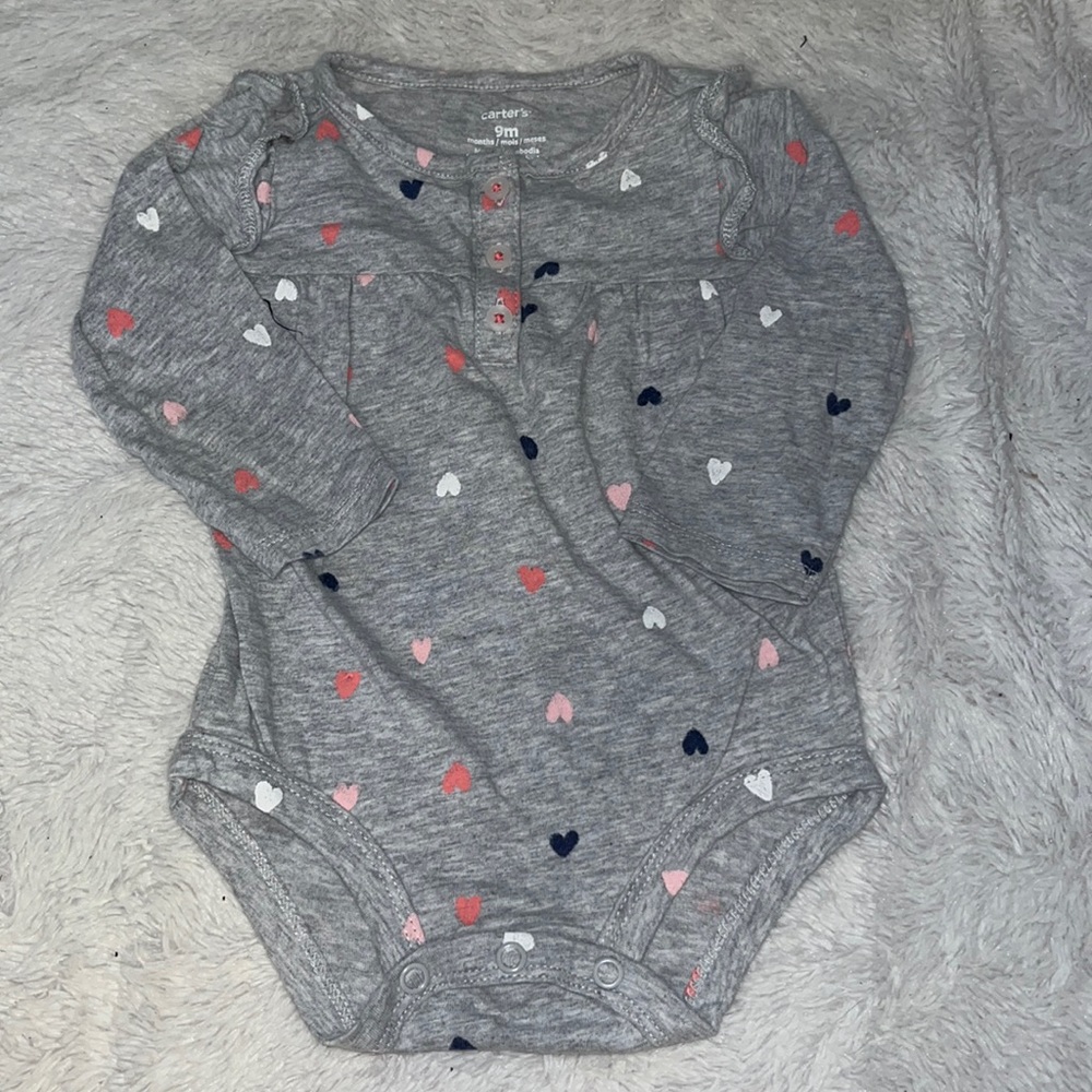 (3 for $10) carters heart long sleeve. bodysuit